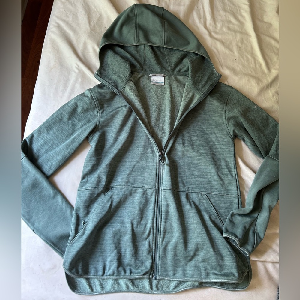Women’s Columbia Sweatshirt